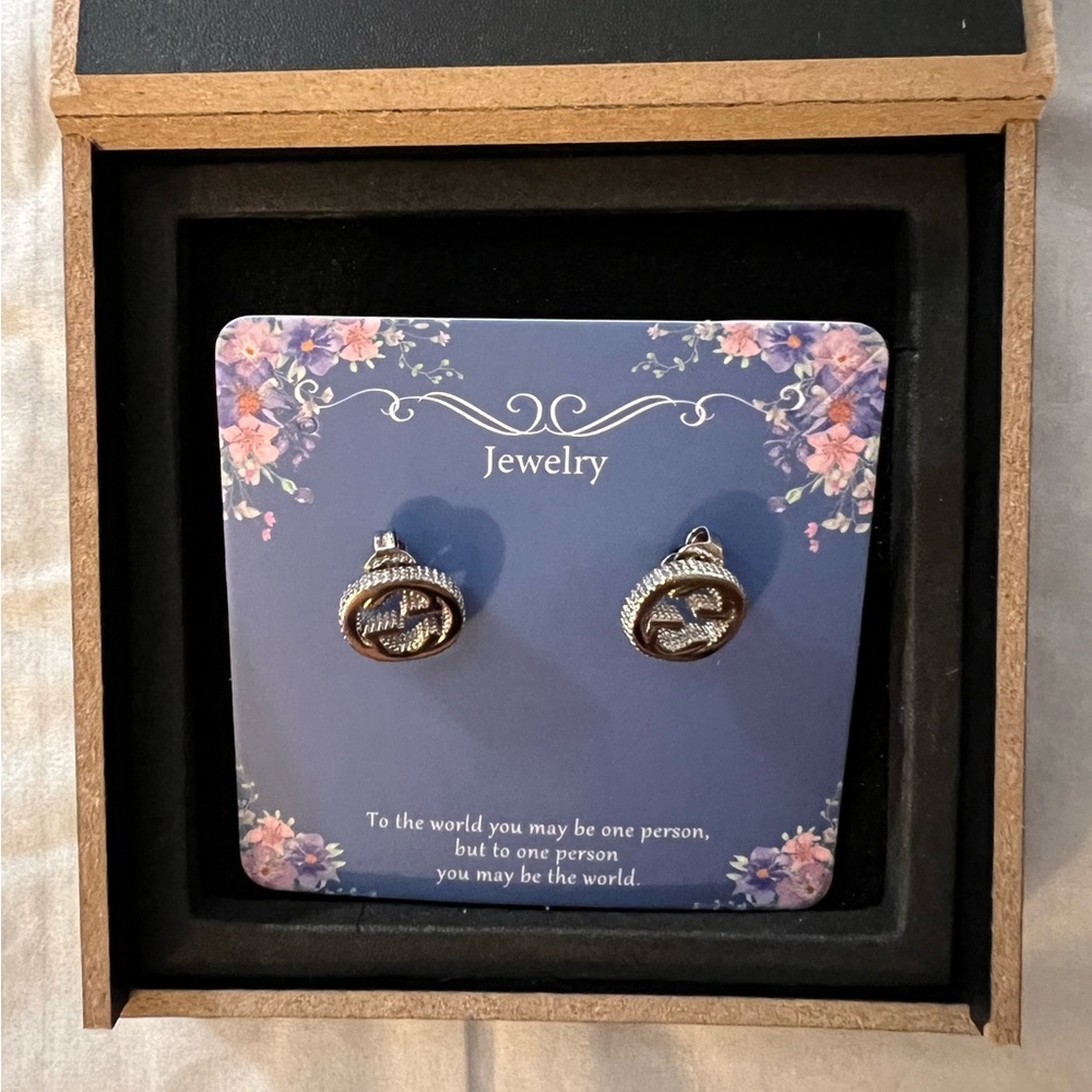New silver earrings - Picture 4 of 4